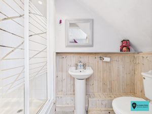 En Suite - click for photo gallery